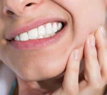 "صرير الأسنان وتأثيره الخطير على صحتك الفموية: ما يجب أن تعرفه"