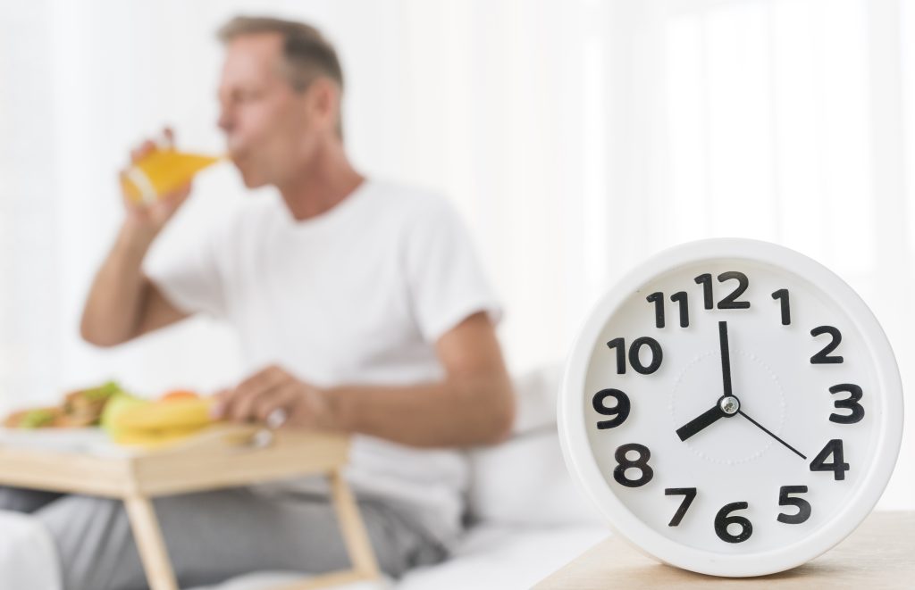 Intermittent fasting (IF) has become a popular dietary trend, but like any health practice, it comes with potential risks. It's important to note that individual experiences with IF can vary widely, and not all risks apply to everyone. Here are some potential risks to consider:
Nutrient Deficiencies-Blood Sugar Regulation-Disordered Eating-Hormonal Changes-Muscle Loss